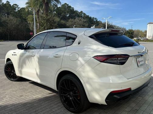 2022 Maserati Levante Modena