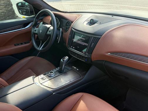 2022 Maserati Levante Modena