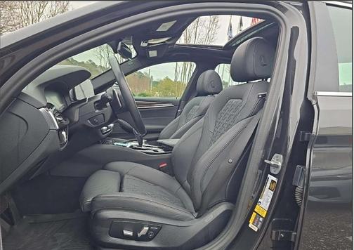 Dark Graphite Metallic 2023 BMW 530e Base