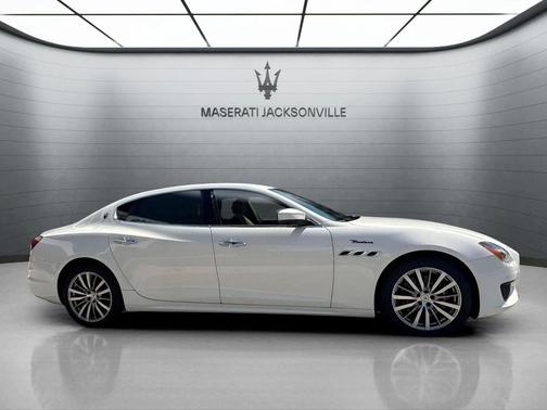 2022 Maserati Quattroporte Modena Q4