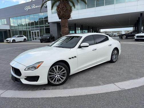 2022 Maserati Quattroporte Modena Q4