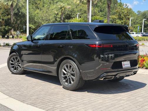 Santorini Black Metallic 2024 Land Rover Range Rover Sport SE