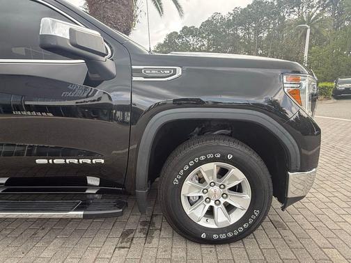 Onyx Black 2021 GMC Sierra 1500 SLE