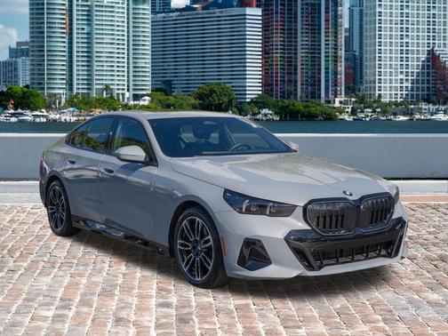 Brooklyn Grey Metallic 2025 BMW 530 530i