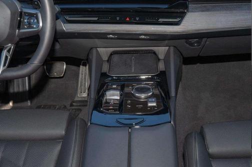 Brooklyn Grey Metallic 2025 BMW 530 530i
