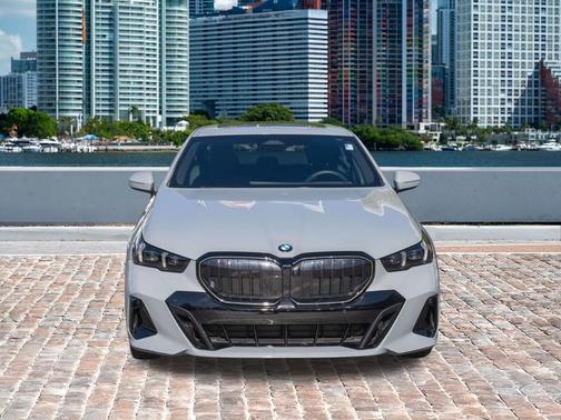Brooklyn Grey Metallic 2025 BMW 530 530i
