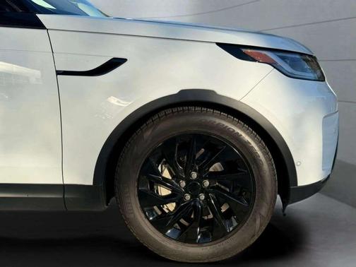 2025 Land Rover Discovery P300 S