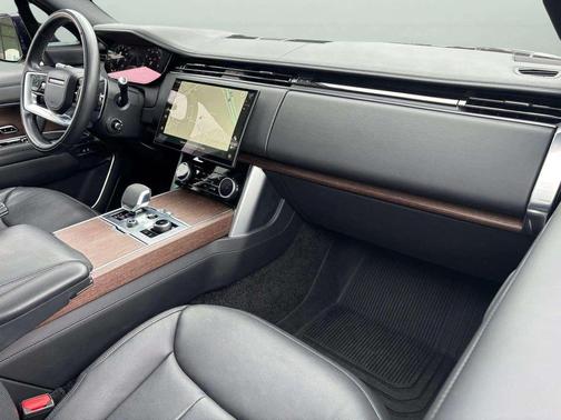 2022 Land Rover Range Rover P400 SE