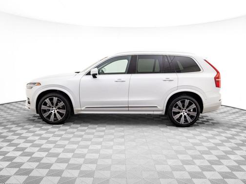 Crystal White Metallic 2023 Volvo XC90 B6 Ultimate 7-Seater