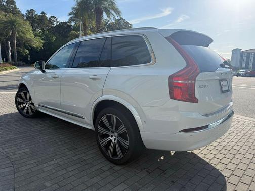 Crystal White Metallic 2023 Volvo XC90 B6 Ultimate 7-Seater
