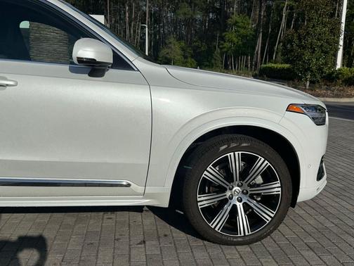 Crystal White Metallic 2023 Volvo XC90 B6 Ultimate 7-Seater