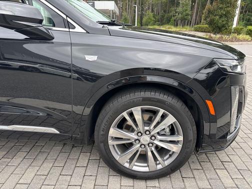 2023 Cadillac XT6 Premium Luxury FWD