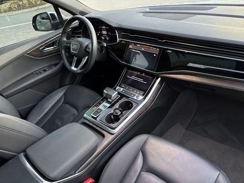 2021 Audi Q7 55 Premium Plus