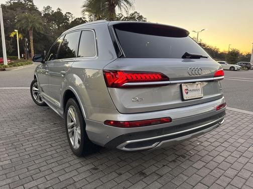 2021 Audi Q7 55 Premium Plus