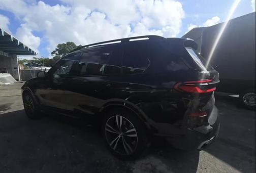 2023 BMW X7 xDrive40i