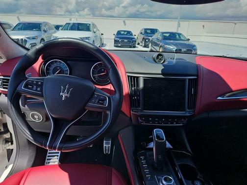 2022 Maserati Levante Modena