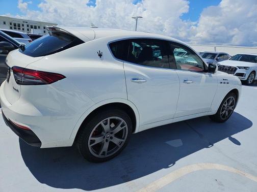 2022 Maserati Levante Modena