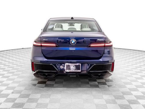2025 BMW 760 xDrive