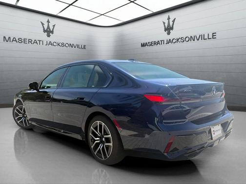 Tanzanite Blue II Metallic 2025 BMW 760 xDrive