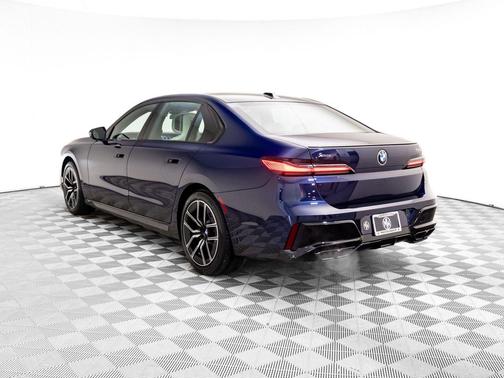 2025 BMW 760 xDrive