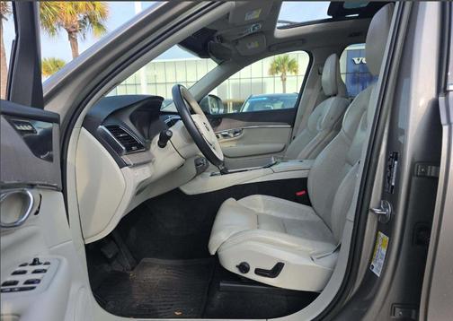 2022 Volvo XC90 T6 Inscription