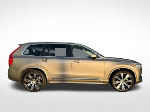 2022 Volvo XC90 T6 Inscription