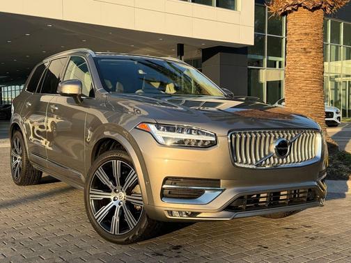 2022 Volvo XC90 T6 Inscription