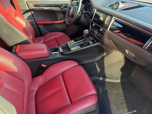 2023 Porsche Macan S