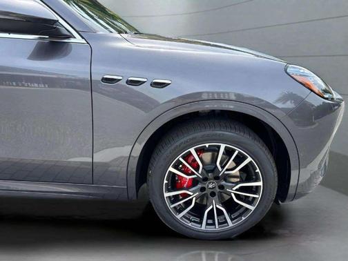 2025 Maserati Grecale 