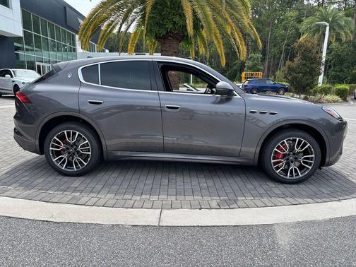 2025 Maserati Grecale 