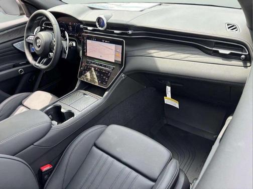 2025 Maserati Grecale 