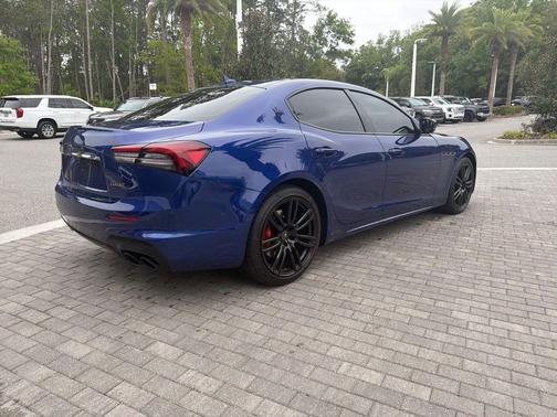 2023 Maserati Ghibli Modena Q4
