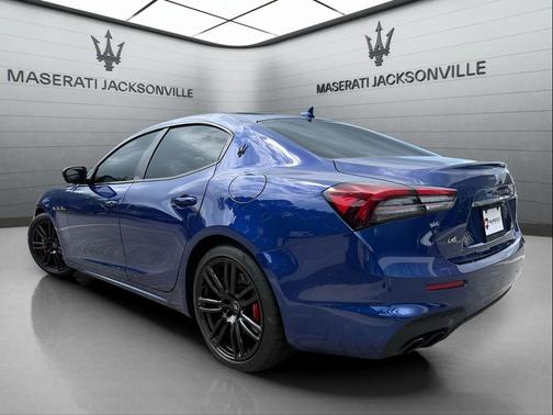 2023 Maserati Ghibli Modena Q4