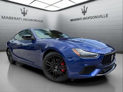 2023 Maserati Ghibli Modena Q4
