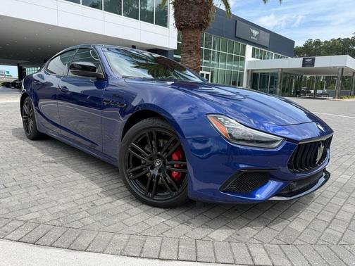 2023 Maserati Ghibli Modena Q4