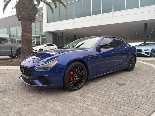 2023 Maserati Ghibli Modena Q4