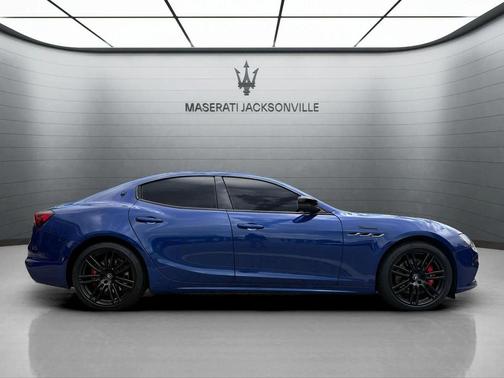 2023 Maserati Ghibli Modena Q4