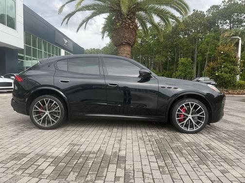 Nero Tempesta Metallic 2023 Maserati Grecale Modena