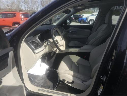 2023 Volvo XC90 B5 Core