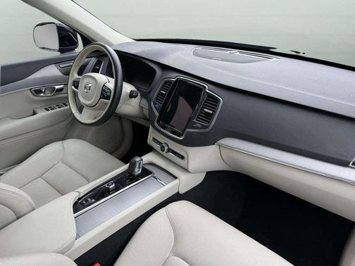 Onyx Black Metallic 2023 Volvo XC90 B5 Core