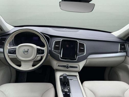 Onyx Black Metallic 2023 Volvo XC90 B5 Core