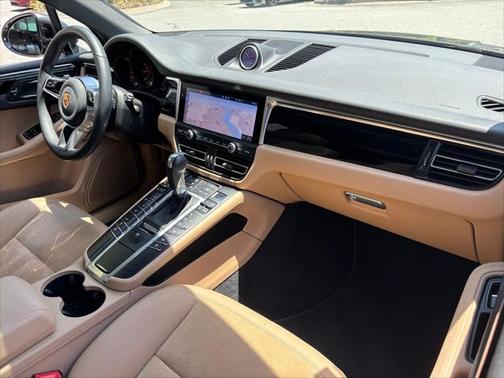 2021 Porsche Macan Base