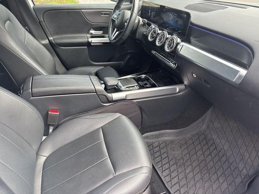 2022 Mercedes-Benz GLB 250 4MATIC