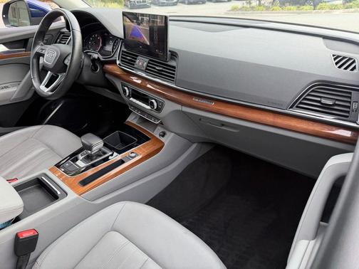 2022 Audi Q5 45 S line Premium