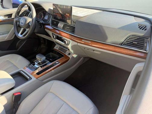 2022 Audi Q5 45 S line Premium