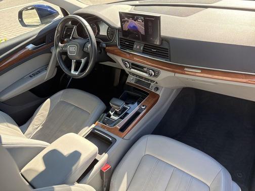 2022 Audi Q5 45 S line Premium