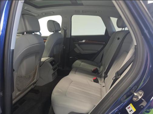 2022 Audi Q5 45 S line Premium