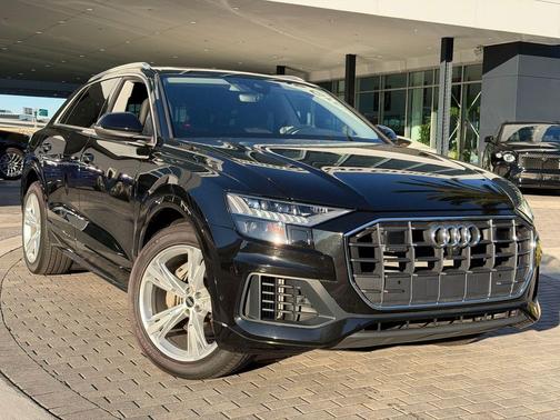 2023 Audi Q8 55 Premium