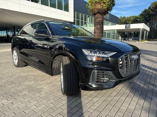 2023 Audi Q8 55 Premium