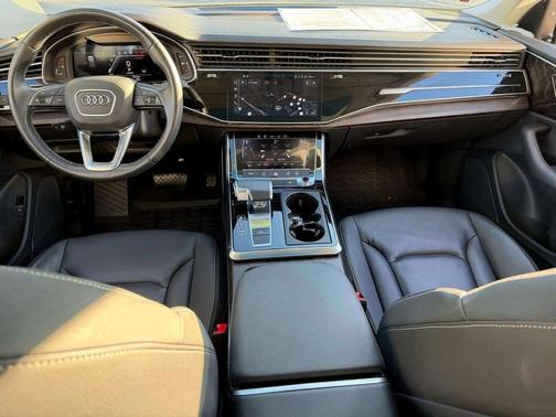 2023 Audi Q8 55 Premium